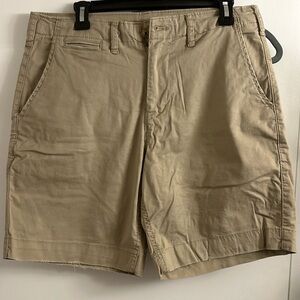 American Eagle Classic khaki shorts 32